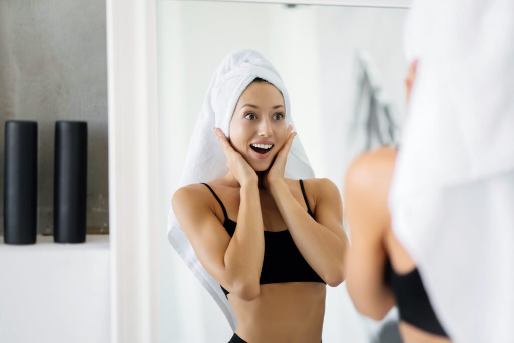 8656 HydraFacial vs Chemical Peel: Which One Should You Choose? 1 HydraFacial vs Chemical Peel