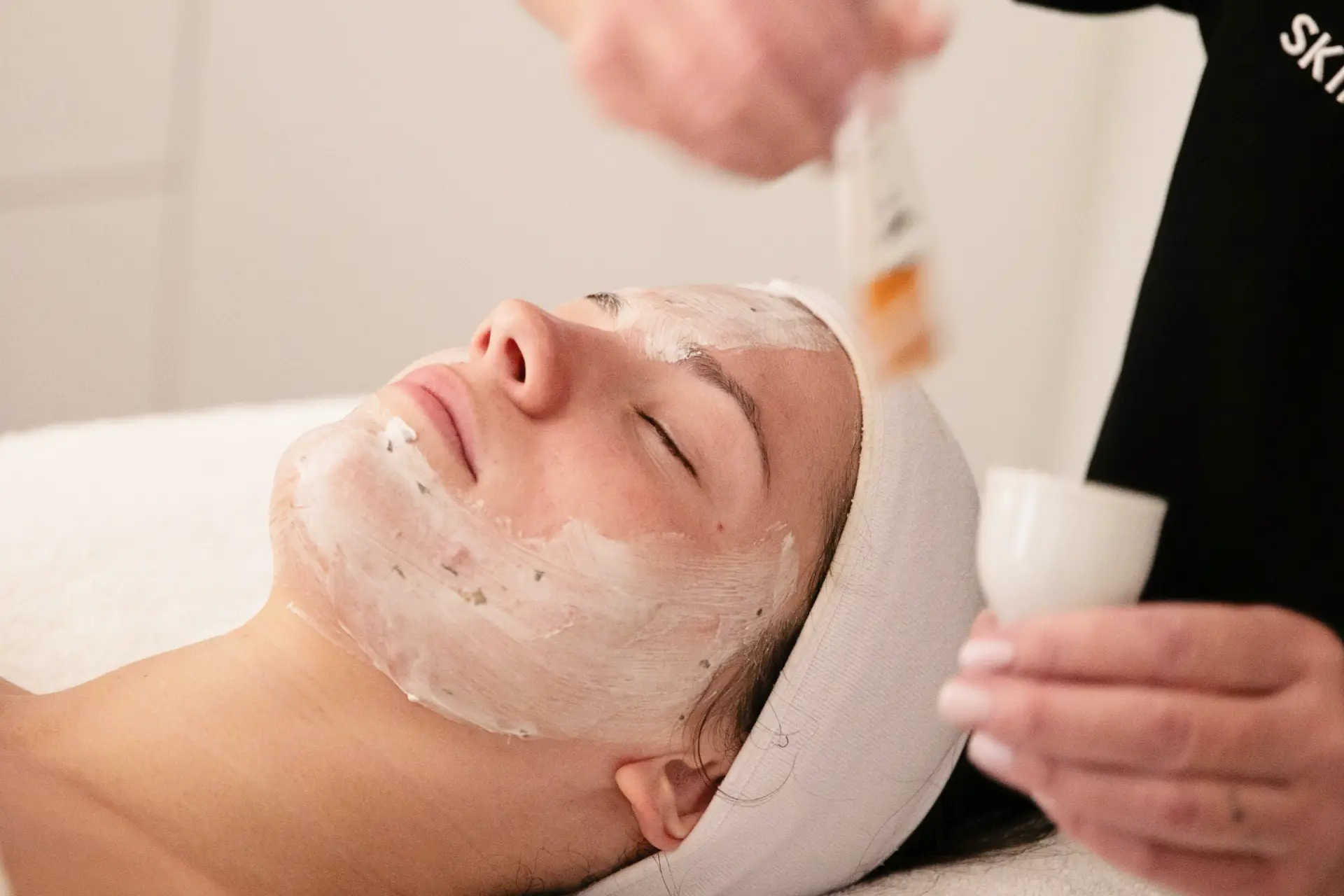 The Top 7 Benefits of a Monthly Facial 21
